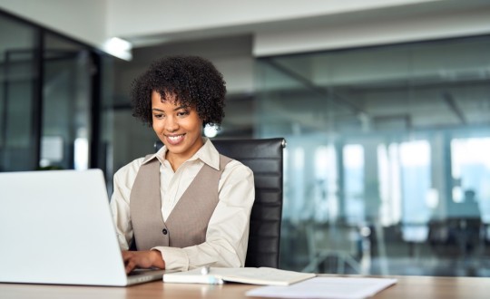 Yrh Woman And Laptop